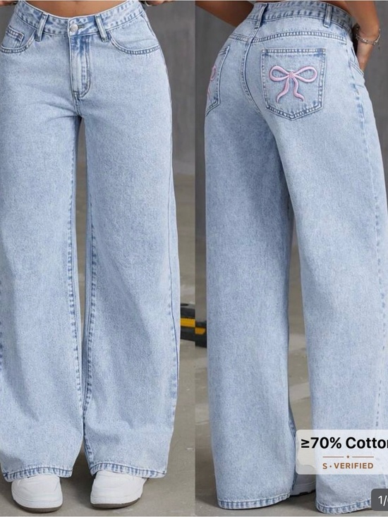 Denim - High-Waist Light Blue Wide-Leg Jeans with Pink Bow Detail